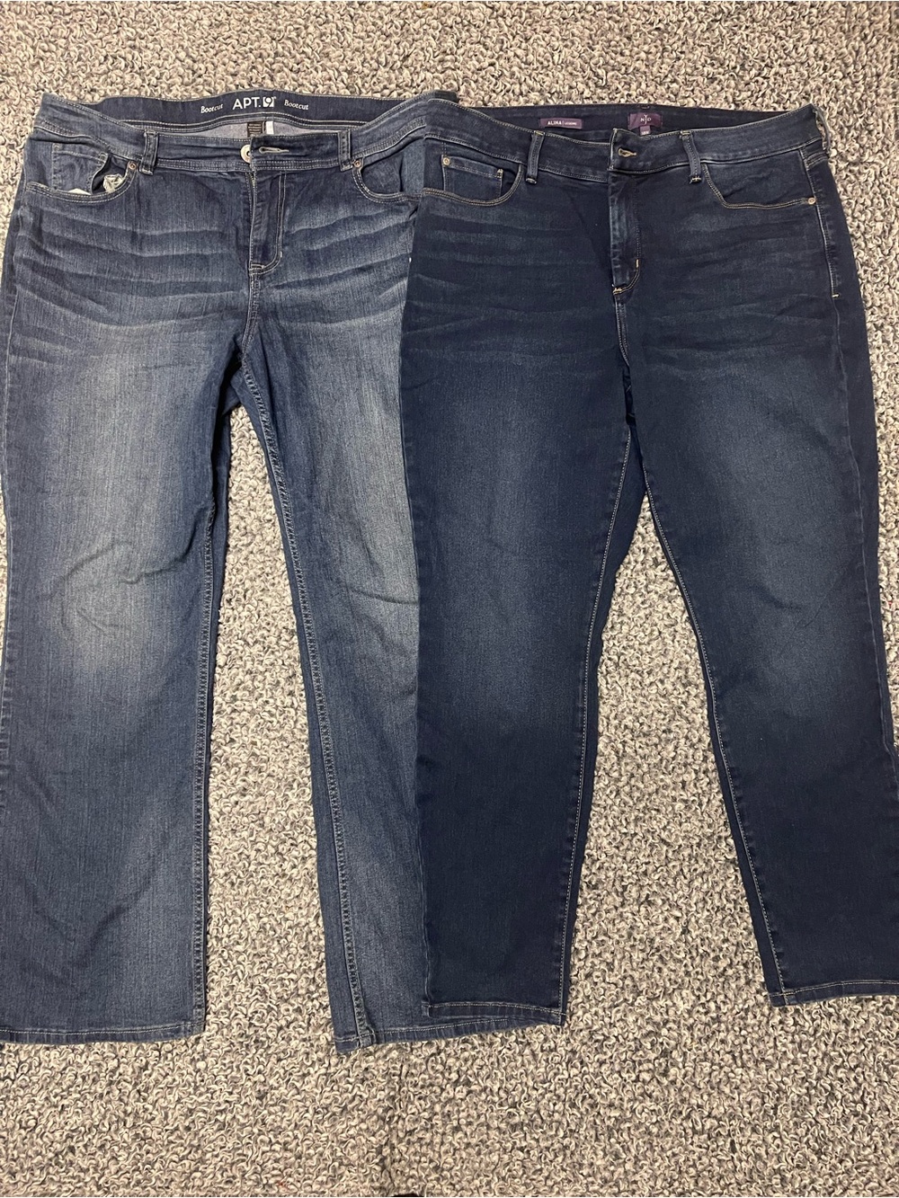 Bundle of 2 Women’s Apt. 9 & NYDJ Blue Jeans